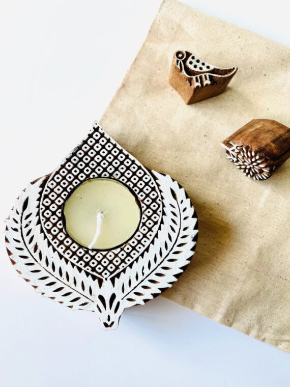TEA LIGHT HOLDER- BELA
